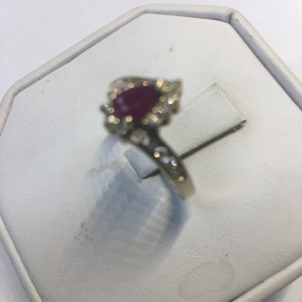 l14K yellow gold diamonds ruby ring